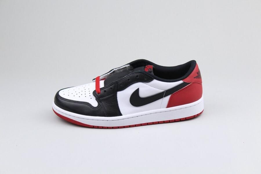 Jordan 1 Low OG 'Black Toe' (2023)