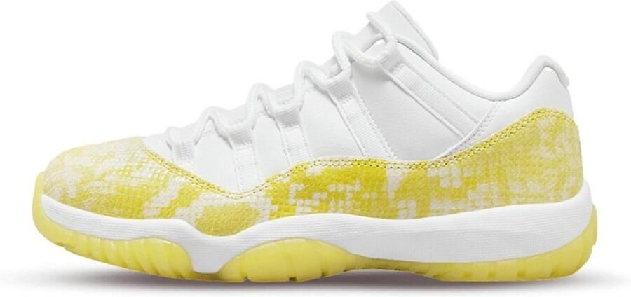 Jordan Wmns Air 11 Retro Low Basketball Schoenen white tour yellow white