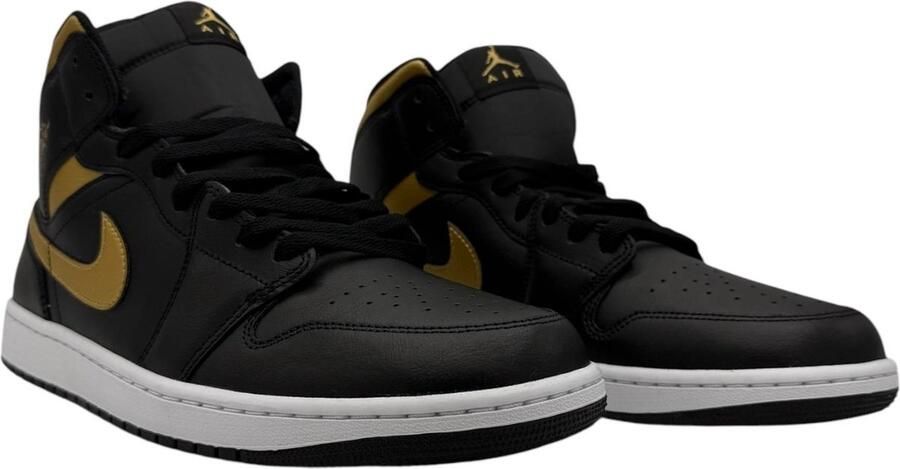 Jordan Air 1 Mid Air 1 in zwart formaten: 42.5