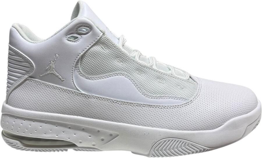 Jordan Max Aura 2 Sportschoenen Mannen Wit