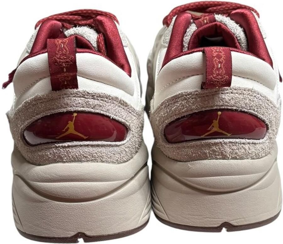 Jordan Trunner O S Sportschoenen Mannen Wit Rood