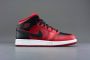 Nike Air Jordan 1 Mid Reverse Bred (2021) (GS) 554725-660 BRED Zwart Rood Schoenen - Thumbnail 1