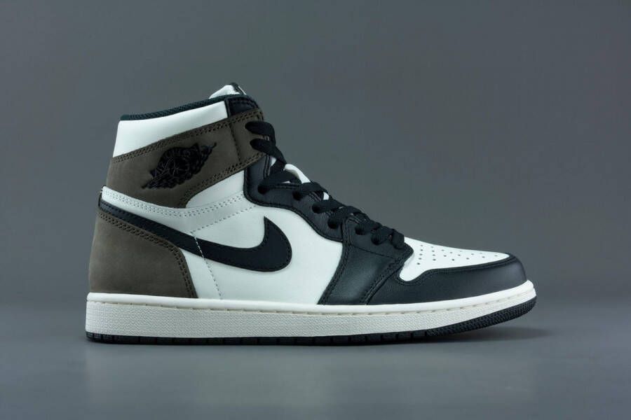 Nike Air Jordan 1 High Dark Mocha 555088-105 Kleur als op foto Schoenen