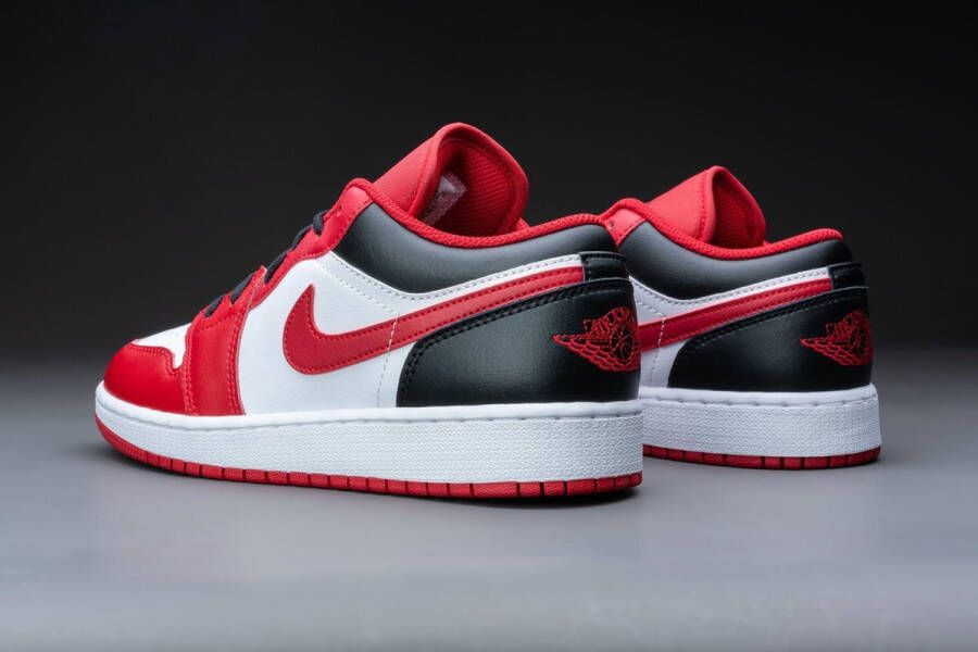 Jordan Wmns Air 1 Low Basketball Schoenen white gym red black sail maat: 37.5 beschikbare maaten:36.5 37.5 38.5 39 40.5 41 42 - Foto 6