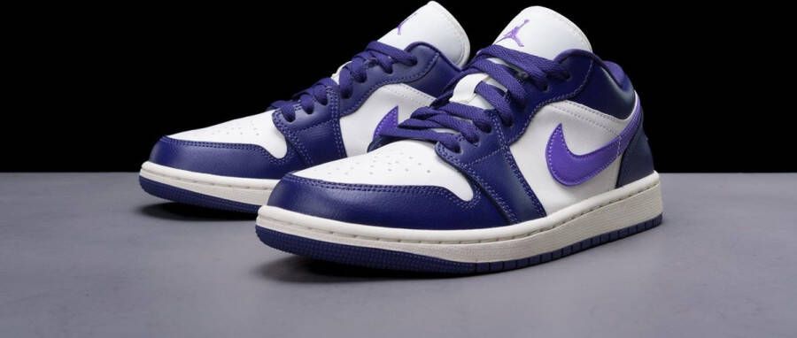 Nike AIR JORDAN 1 LOW SKY J PURPLE (WOMEN S) D PAARS DAMES SNEAKERS