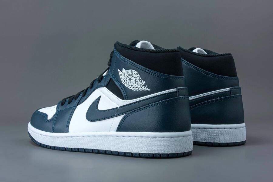 Nike Air Jordan 1 Mid Armory Navy White Black 554724-411 Navy;Wit;Zwart Schoenen - Foto 12