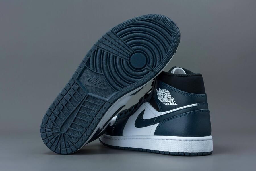 Nike Air Jordan 1 Mid Armory Navy White Black 554724-411 Navy;Wit;Zwart Schoenen - Foto 14
