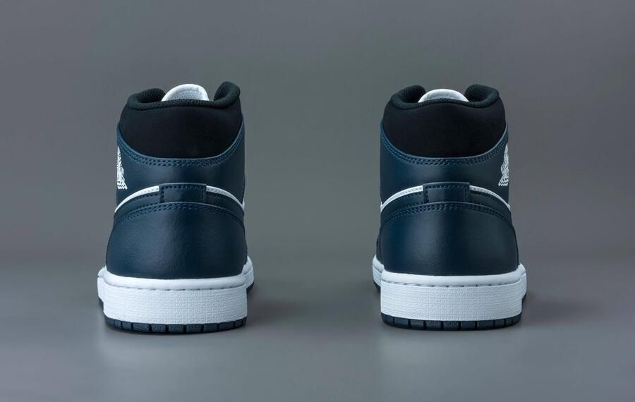 Nike Air Jordan 1 Mid Armory Navy White Black 554724-411 Navy;Wit;Zwart Schoenen - Foto 18