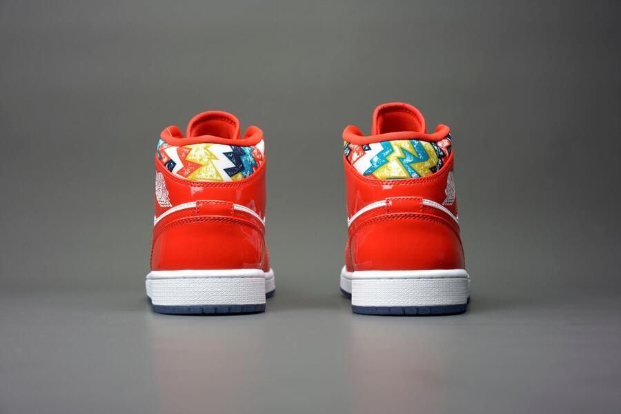 Nike Air Jordan wmns AIR JORDAN 1 MID 'BARCELONA SWEATER RED PATENT' DC7294 - Foto 6