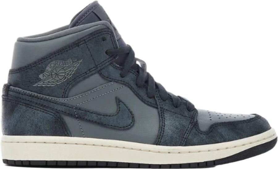 Nike Air Jordan 1 Mid Distressed Grijs