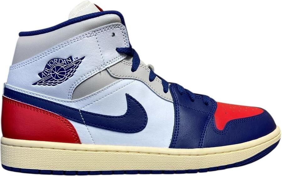 Nike AIR JORDAN 1 MID