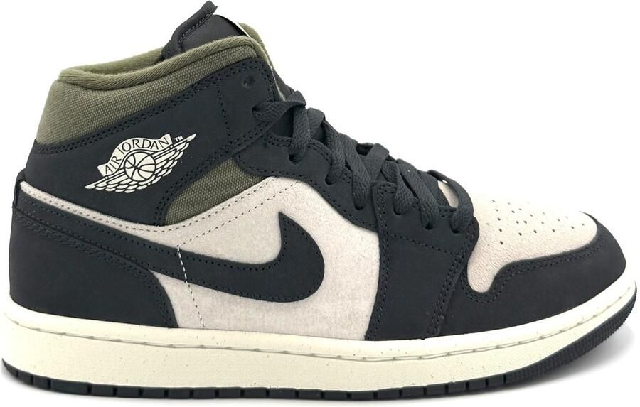 Jordan Air 1 Mid SE Men beige Schoenen