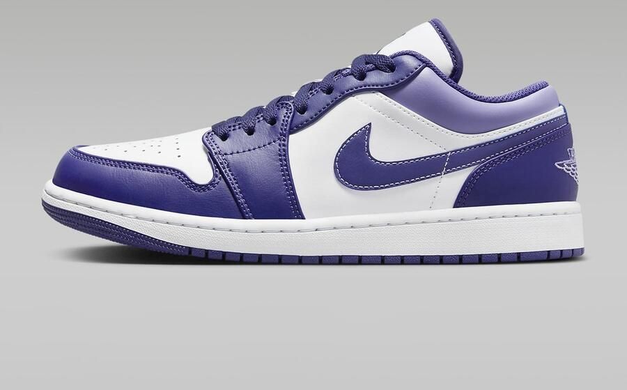 Jordan Air 1 Low Basketball Schoenen sky j purple sky lt purple white maat: 43 beschikbare maaten:43 45