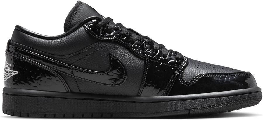Jordan WMNS Air 1 Low SE Air 1 in zwart formaten: 40.5