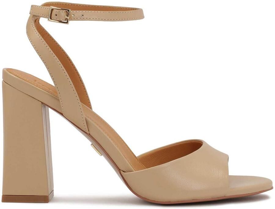 Kazar Klassieke beige sandalen op een paal