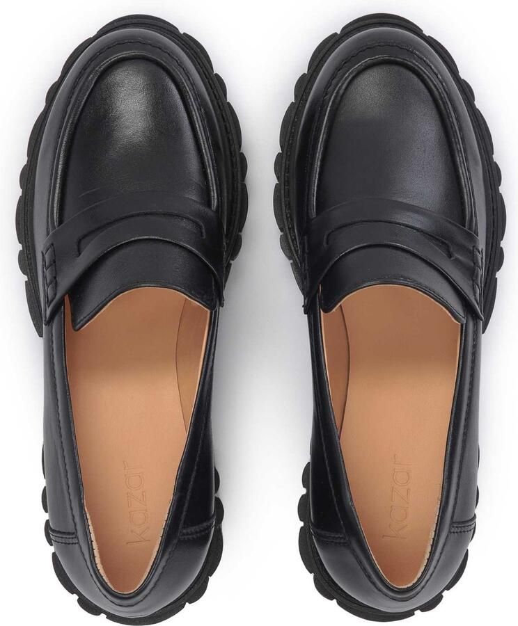 Kazar Zwarte leren dames halflaarzen op een dikke gegolfde zool