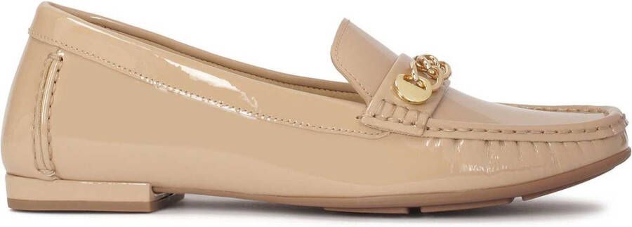 Kazar Gelakte mocassins met metalen ketting Beige Dames