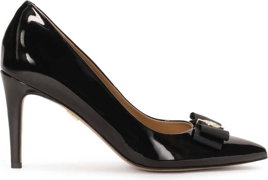 Kazar Lacquered pumps with a bow