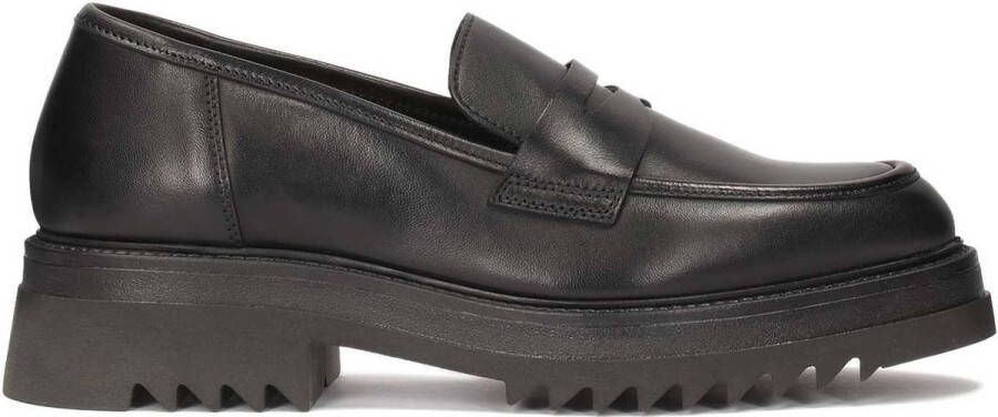 Kazar Leather shoes on a trefoil sole