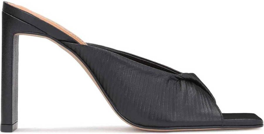 Kazar Studio Elegante zwarte leren muiltjes op een dunne paal