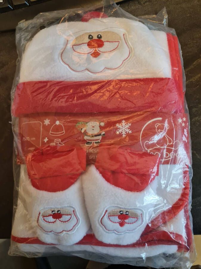 King Bear baby kerstset deken muts en slofjes