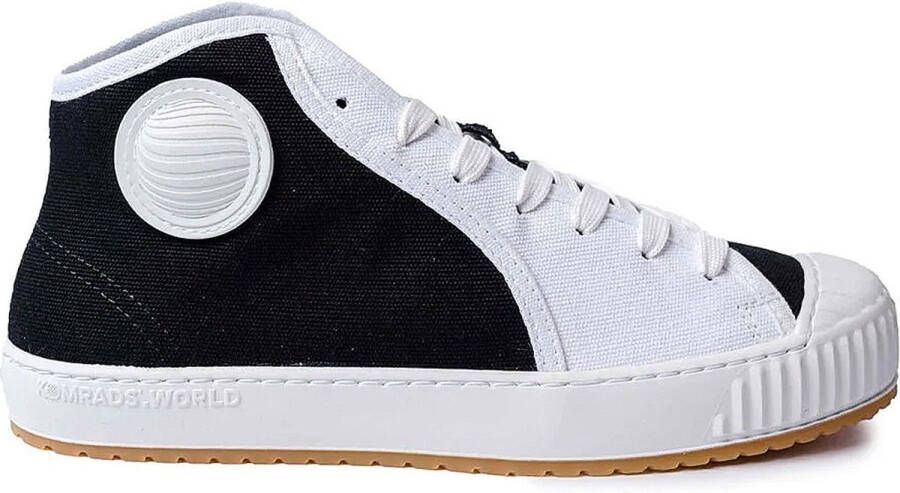 Komrads duurzame en vegan sneaker ICNS Partizan Black&White Schoen uit gerecycleerd materiaal zwart en wit