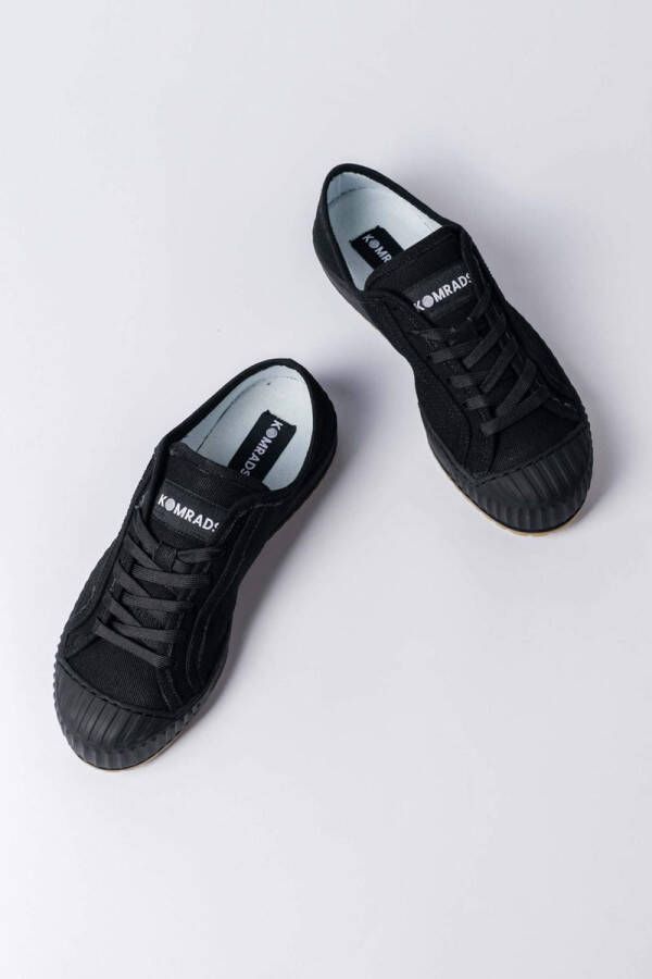 Komrads vegan sneakers ICNS Spartak Monoblack Schoen uit duurzaam en gerecycleerd materiaal Zwart