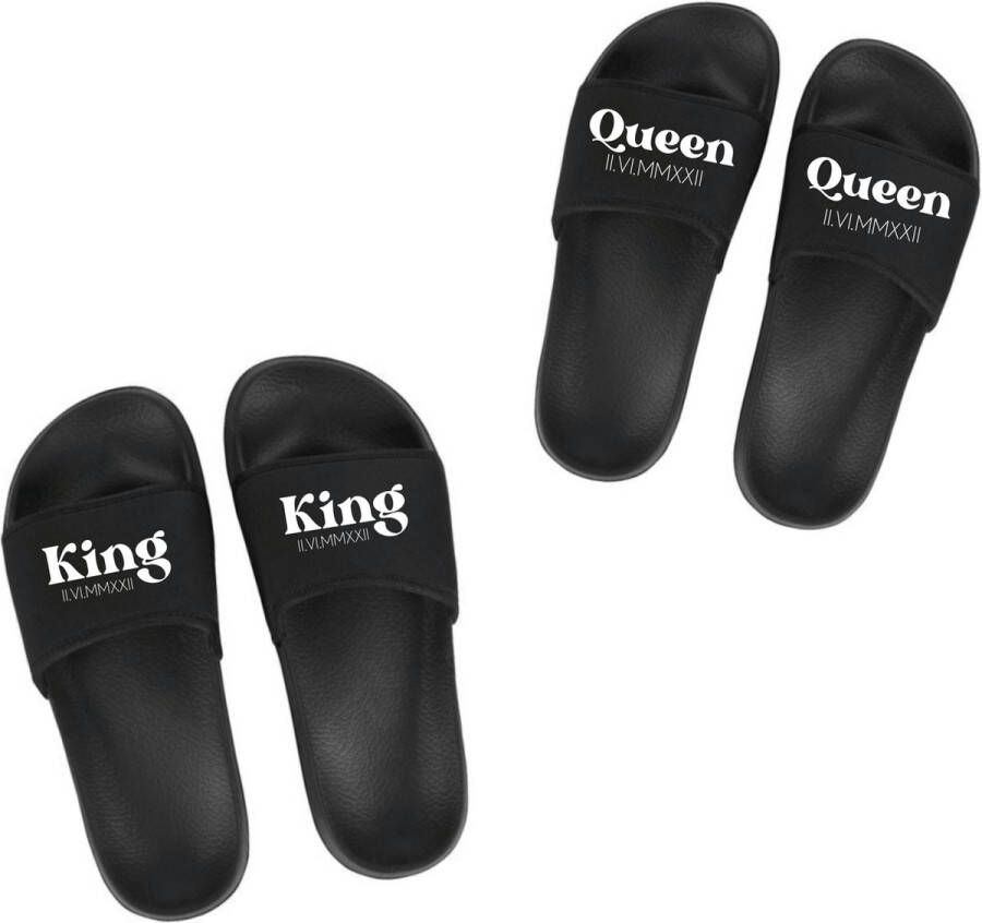 Livingstickers Slippers en Koppel goals slippers Persoonlijke slippers King en Queen datum in romeinse cijfers Slippers voor hem en haar Wit Zwart 35 36 t m 45 46 Graag de maten doorgeven via de mail