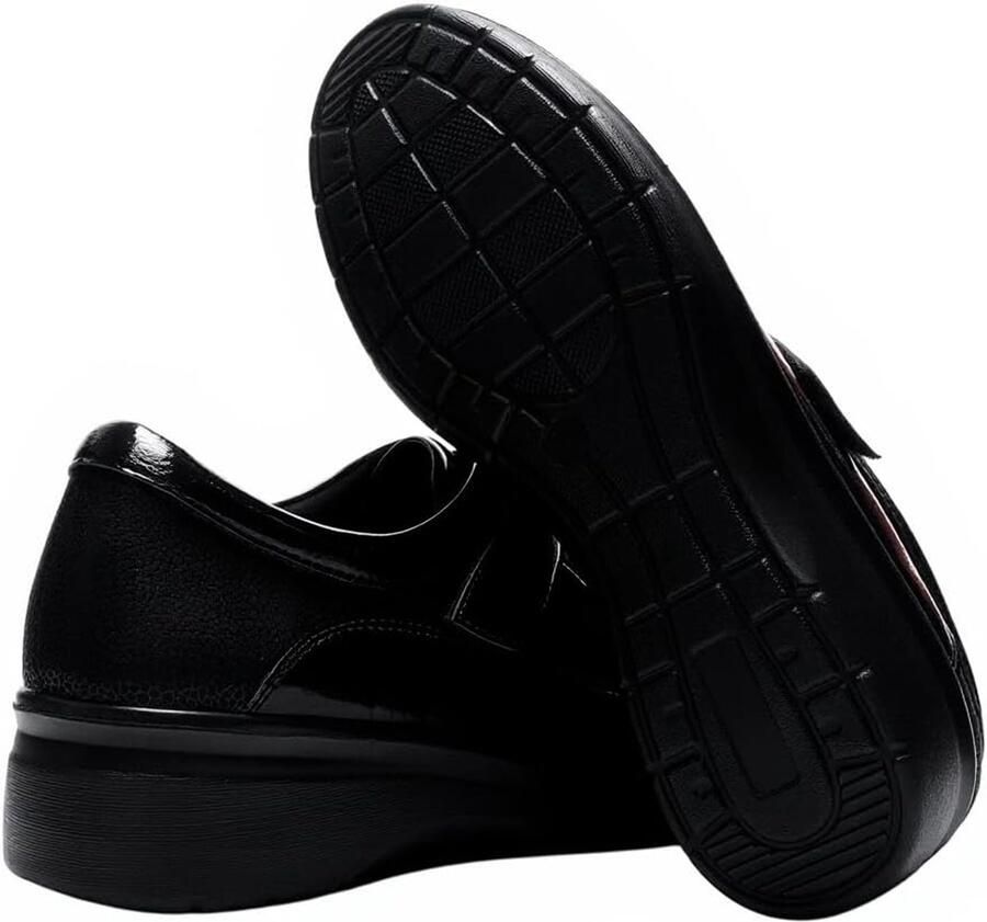 Loafers met hak en klittenband sluiting