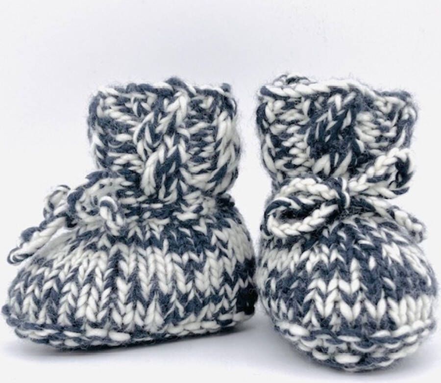 Luna-leena duurzame babysokjes grijs gemêleerd 100% merino wol in verpakking hand gebreid in Nepal geboorte zwangerschap babyshower kraamcadeau baby booties socks