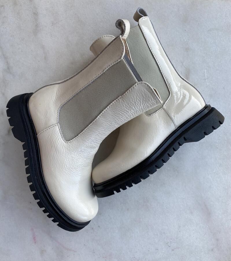 Lunella Meisjeslaarsje wit lak