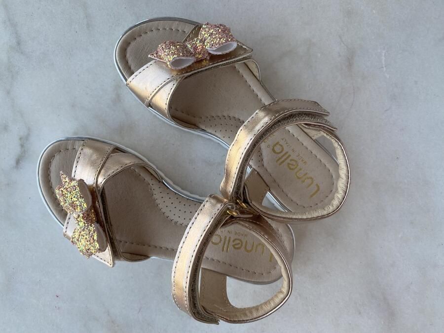 Lunella meisjessandaal goud met strik