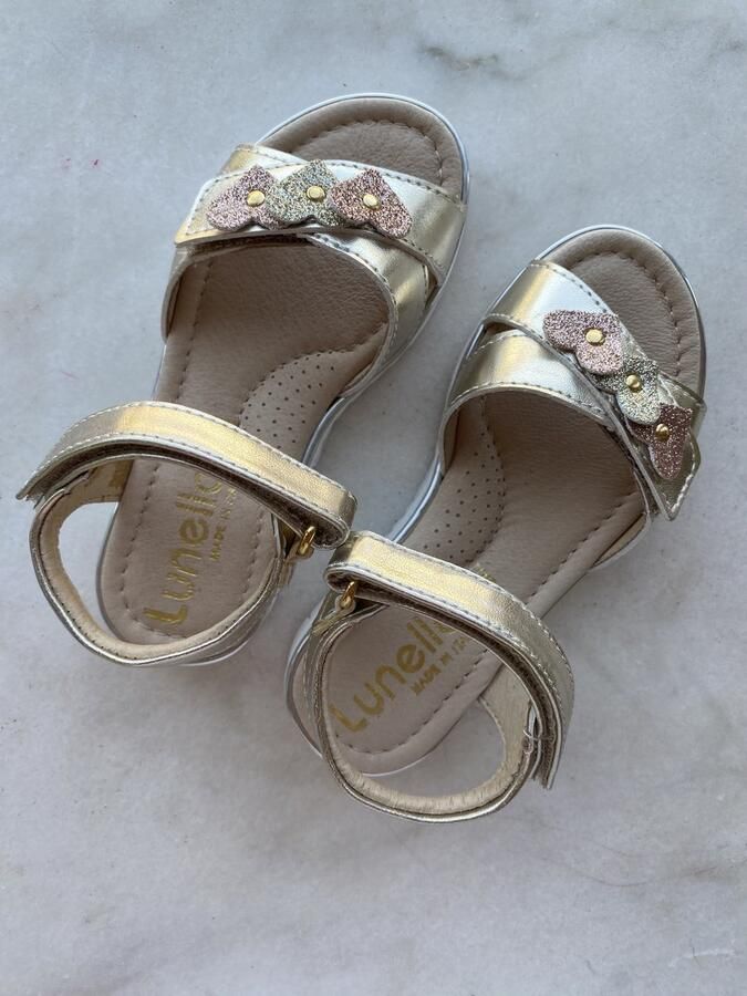 Lunella meisjessandaal hartjes platino
