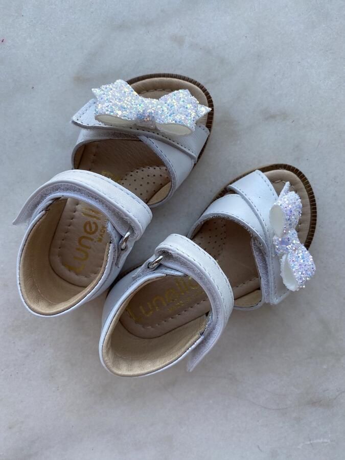 Lunella sandaal wit met strik en hieltje