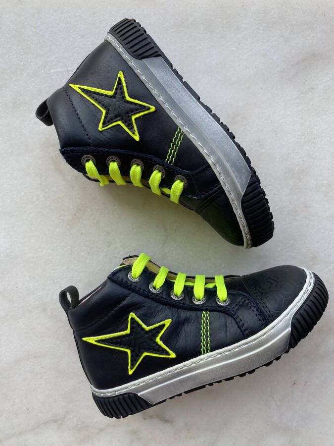 Lunella sneaker