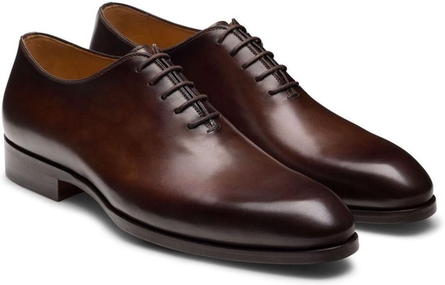 Magnanni Schoenen Bruin Fleur Veterschoenen Bruin