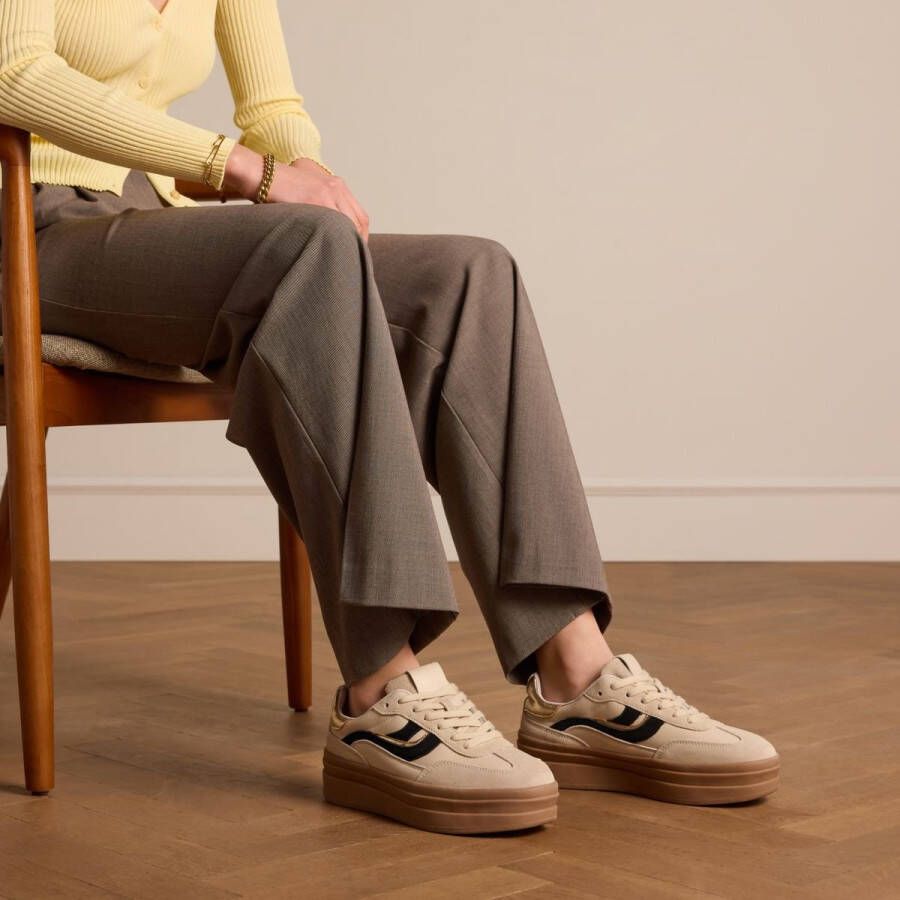 Manfield Dames Beige leren sneakers met suède details