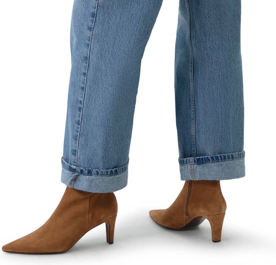 Manfield Dames Beige suède enkellaarsjes met hak