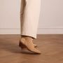 Manfield Dames Beige suède enkellaarsjes met hak - Thumbnail 2