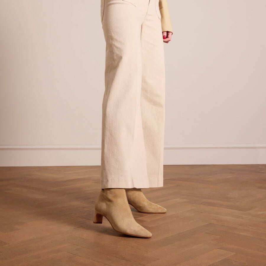 Manfield Dames Beige suède enkellaarsjes met hak - Foto 2