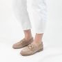 Manfield Dames Beige suède loafers met vierkanten chain - Thumbnail 2