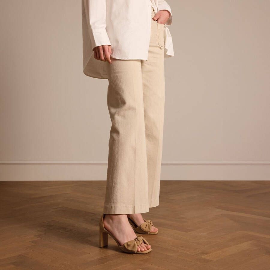 Manfield Dames Beige suède sandalen met hak