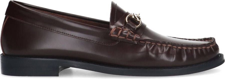 Manfield Dames Bruine leren loafers met goudkleurige chain