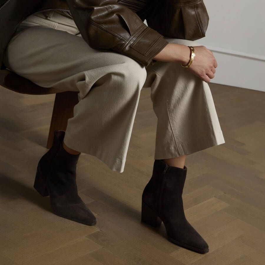 Manfield Dames Bruine suède enkellaarsjes met hak - Foto 2