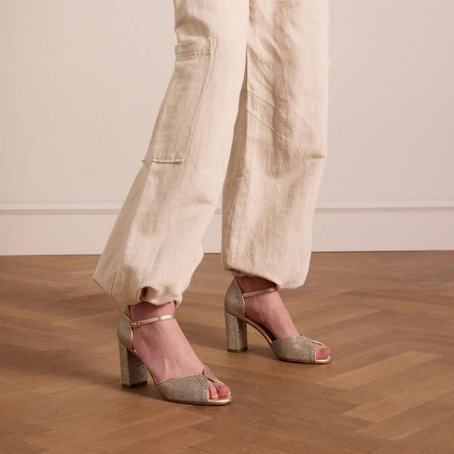 Manfield Dames Gouden glitter sandalen met hak