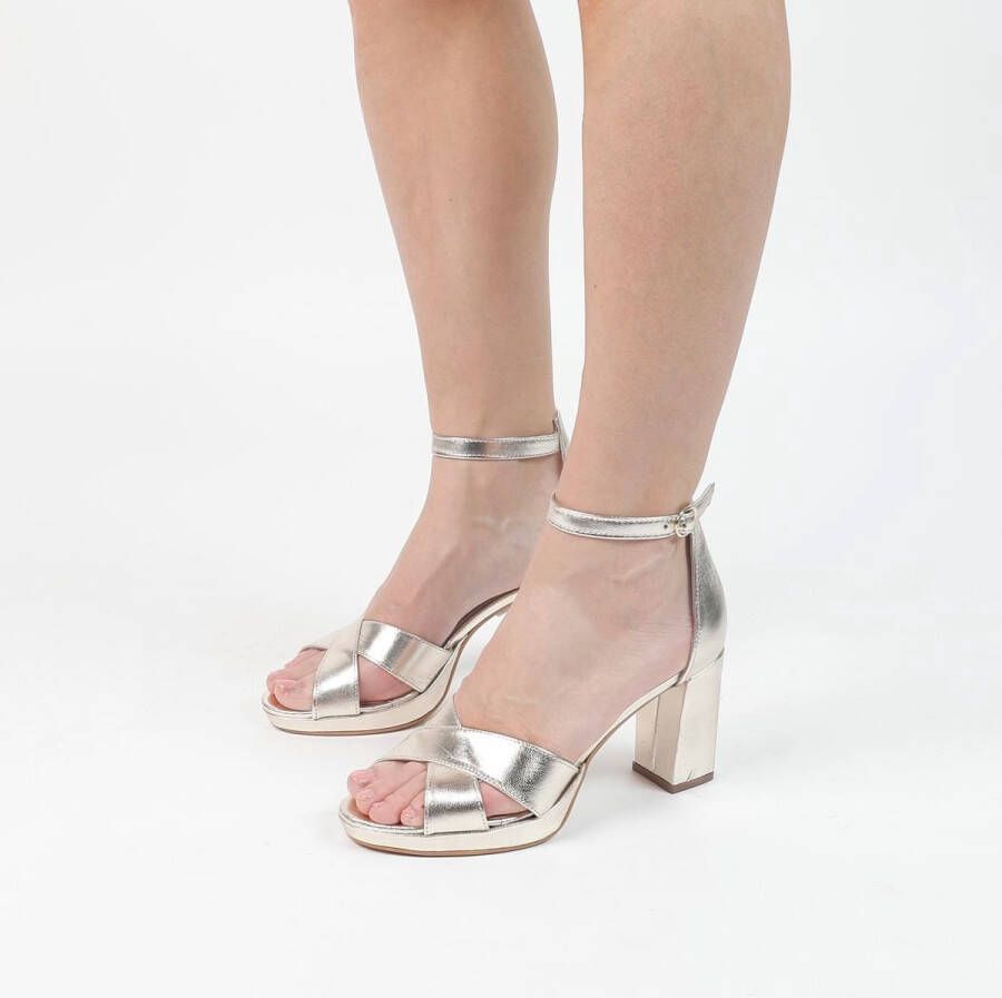 Manfield Dames Zilveren metallic leren sandalen met hak - Foto 4