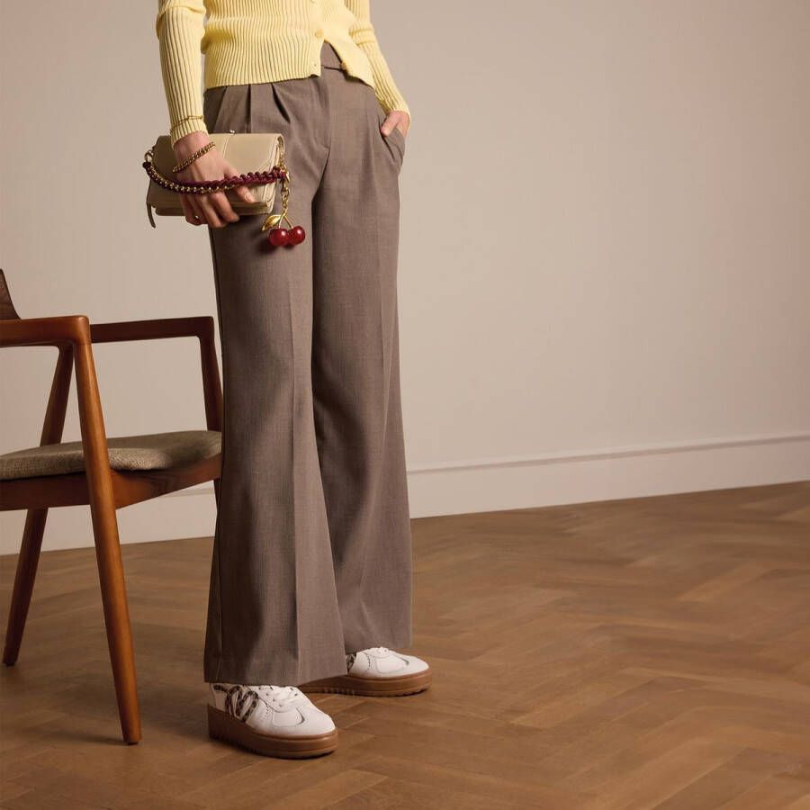 Manfield Dames Witte leren sneakers met leopard details