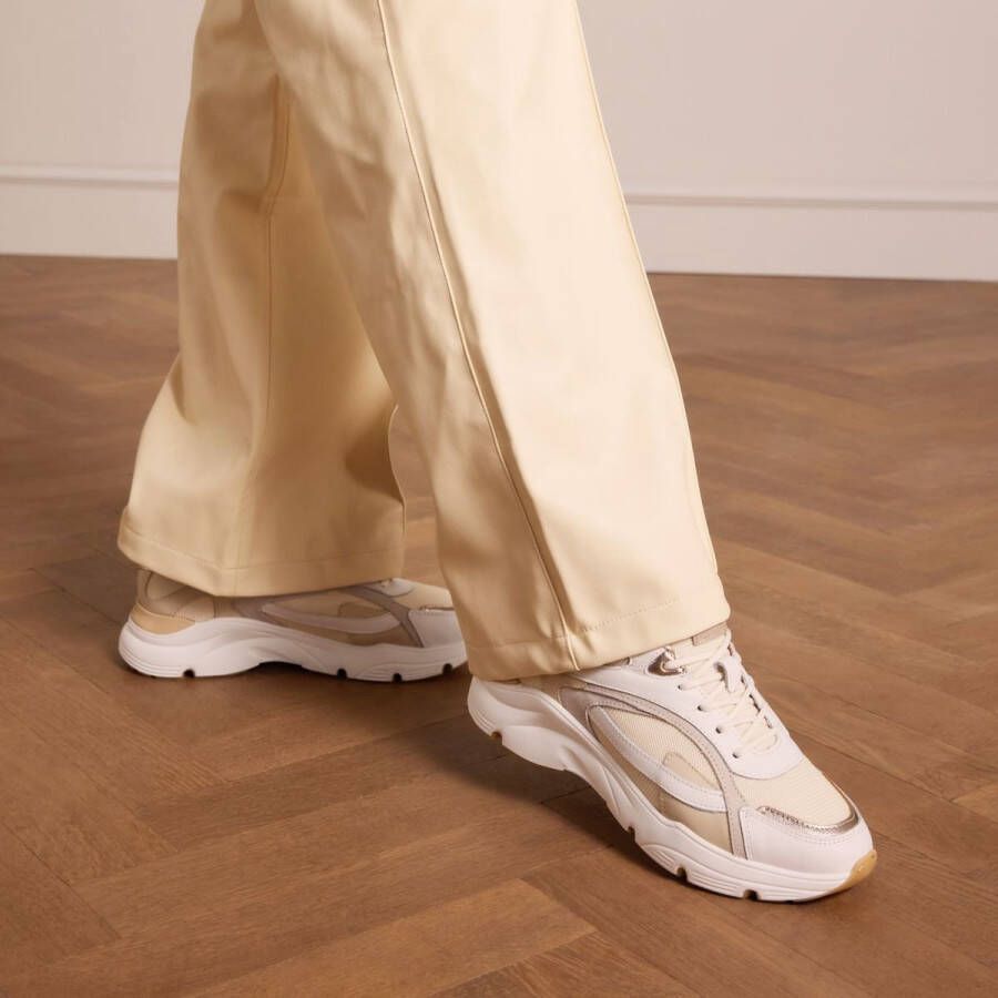 Manfield Dames Witte leren sneakers met stoffen details