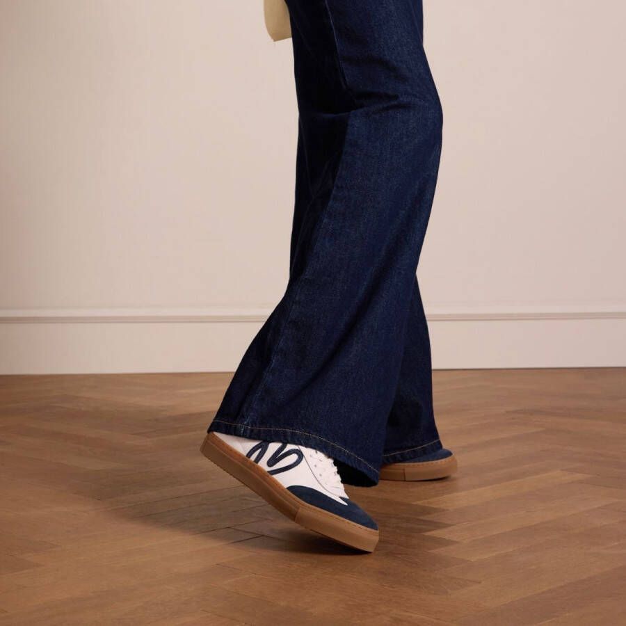 Manfield Dames Witte leren sneakers met suède details