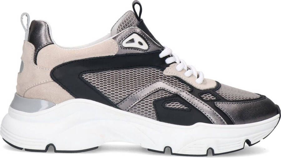 Manfield Dames Zilverkleurige leren sneakers met mesh details